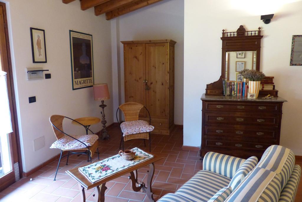 Arriga Alta Villa Lonato Ruang foto